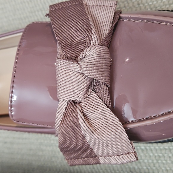 Bandolino Lindio Loafers Women's 8 Mauve Ribbon Detail Patent Leather - Picture 8 of 13